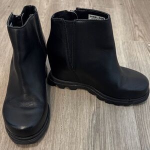 Sorel Women's Joan of Arctic Wedge III Zip Chelsea Boot Black